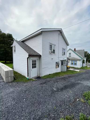 Main picture of 128 Mount Airy Rd