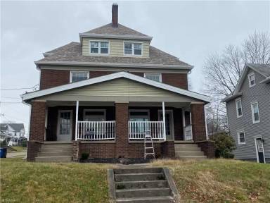 Main picture of 160 Hager St