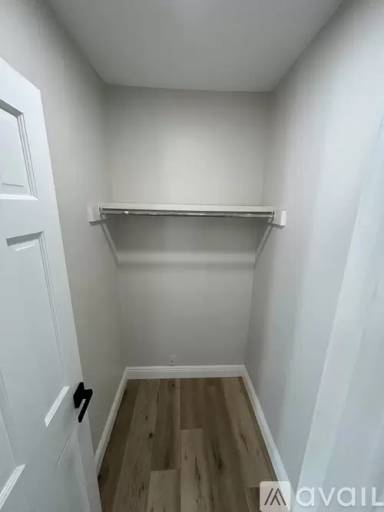 Main picture of 3848 N Lake Dr