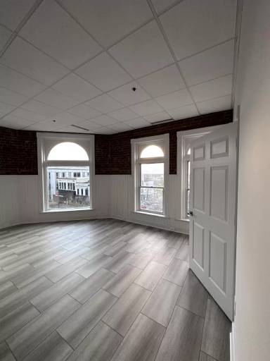 Main picture of 201 E Lafayette St