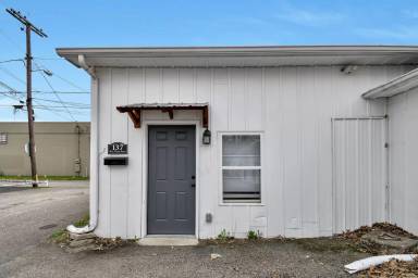 Main picture of 141 W Church St
