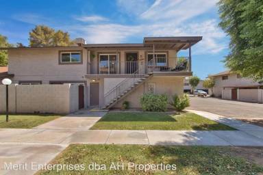 Main picture of 1032 N 85th Pl