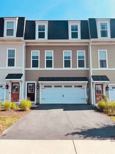 Main picture of 3223 Charleston Blvd