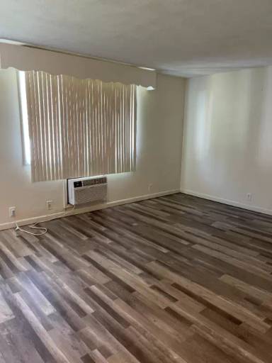 Main picture of 8701 N Raintree Ct