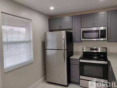 Main picture of 8750 Royal Palm Blvd