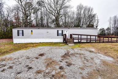 Main picture of 390 S Chavis Rd