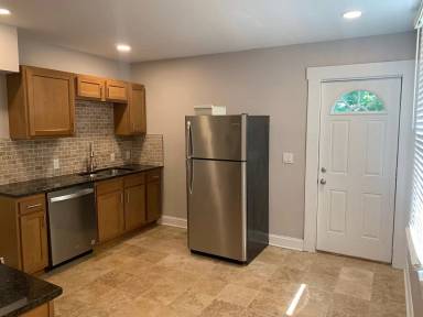 Main picture of 142 W Norwich Ave