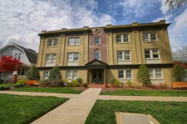 Main picture of 916 W Trinity Ave