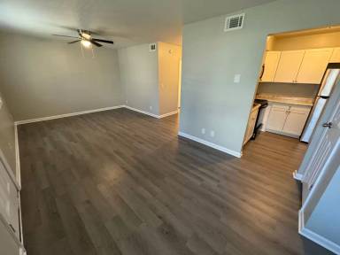 Main picture of Tribune Avenue