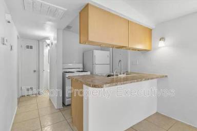 Main picture of PM460 - North Beverly Avenue - 1646
