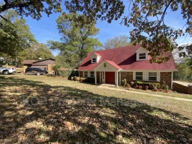 Main picture of 2809 S 59th St