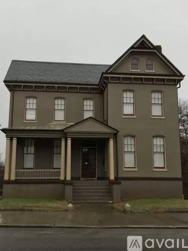 Main picture of 841 Main St