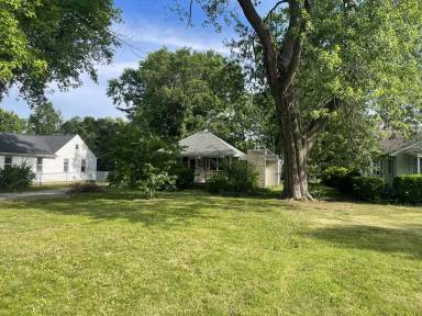 Main picture of 2903 W John St