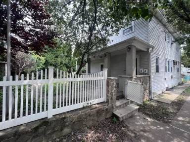 Main picture of 33 Maple Ave