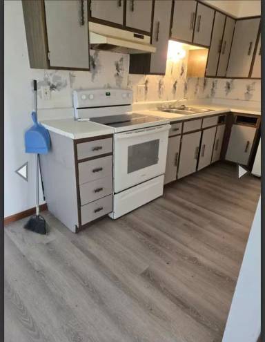 Main picture of 502 E Center St