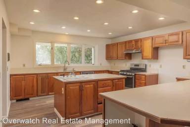 Main picture of 324 E Manor Ave