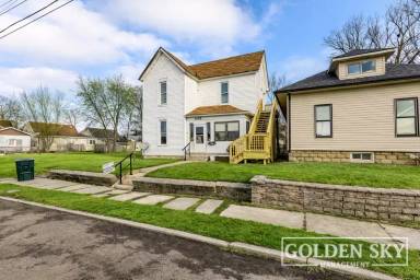 Main picture of 646 N Mulberry St