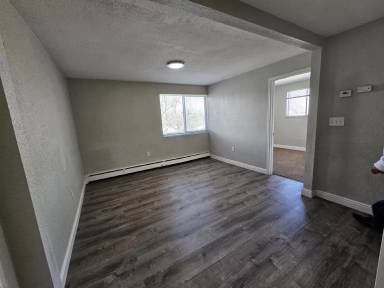 Main picture of 1666 Clinton St