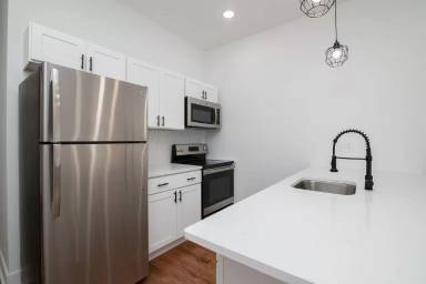 Main picture of 3031 W Diamond St