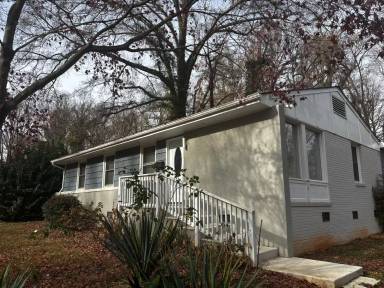 Main picture of 2822 Royston Rd
