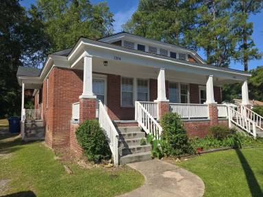 Main picture of 1204 E Muller Ave