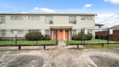 Main picture of 5012 Ennis St