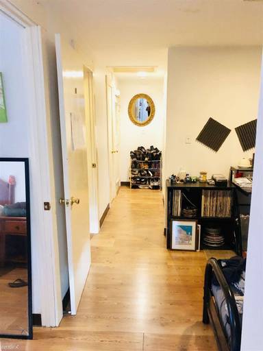 Main picture of 7 Jay St