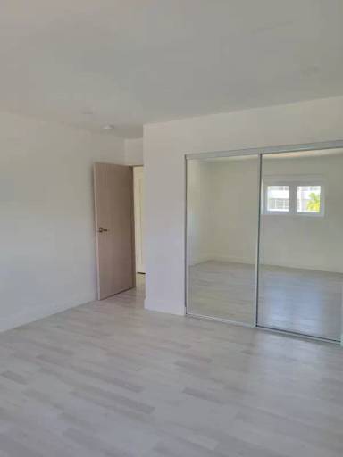 Main picture of 2174 NE 170th St