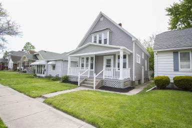 Main picture of 140 Walnut St