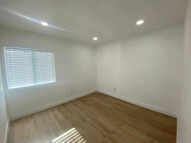 Main picture of 351 W Scott St
