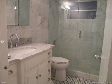 Main picture of 1725 James Ave