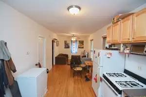 Main picture of 2315 N Greenview Ave
