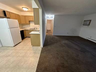 Main picture of 2504 E Thayer Ave