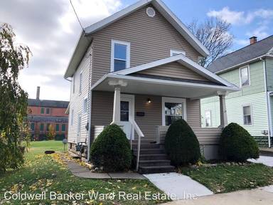 Main picture of 19 E 8th St