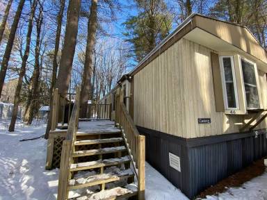 Main picture of Squire Court Mobile Home Park