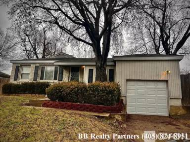 Main picture of 3917 E 2nd St