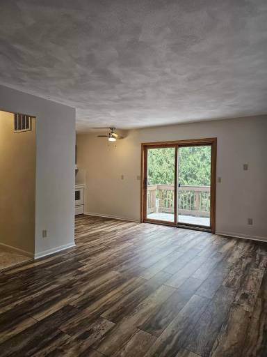 Main picture of 1395 Inverness Ln