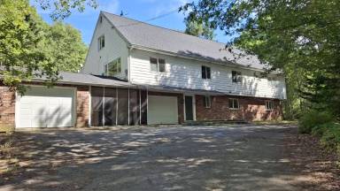 Main picture of 193 Split Rock Rd