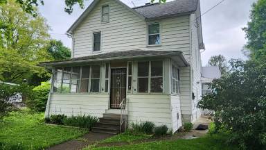 Main picture of 527 E State St