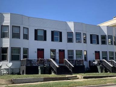 Main picture of 624 W 3rd St
