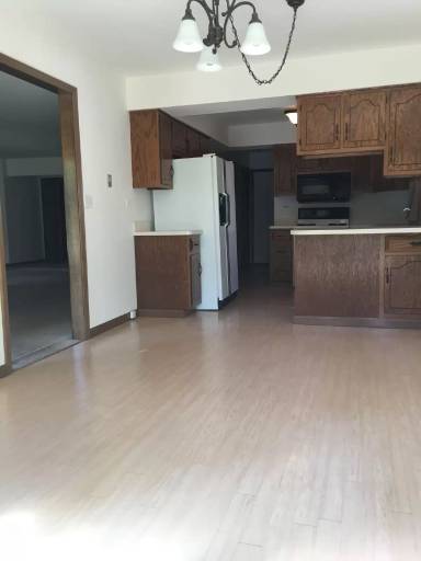 Main picture of 3975 Harper Ave