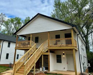 Main picture of 312 Hughes St