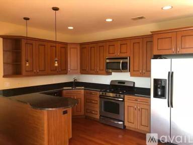 Main picture of 6957 N Greenview Ave