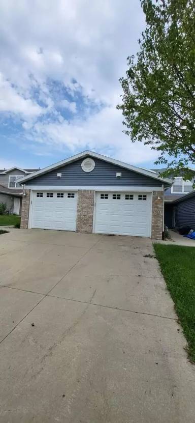 Main picture of 563 Pointe Ct SW