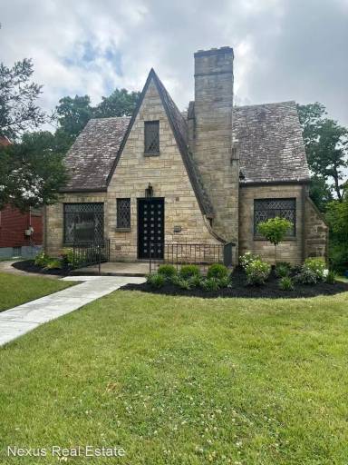 Main picture of 2352 Almont Ave