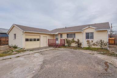 Main picture of 566 N 24th St
