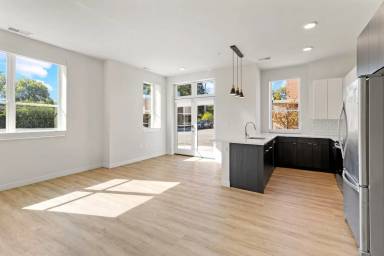 Main picture of 5945 6th Ave