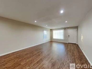 Main picture of 318 Drake St