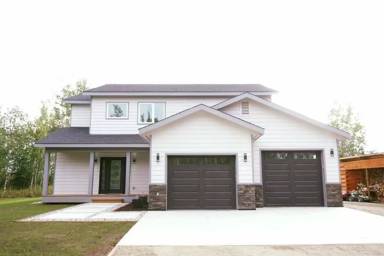 Main picture of 1575 Summer Dr