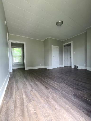 Main picture of 434 W Lawrence St